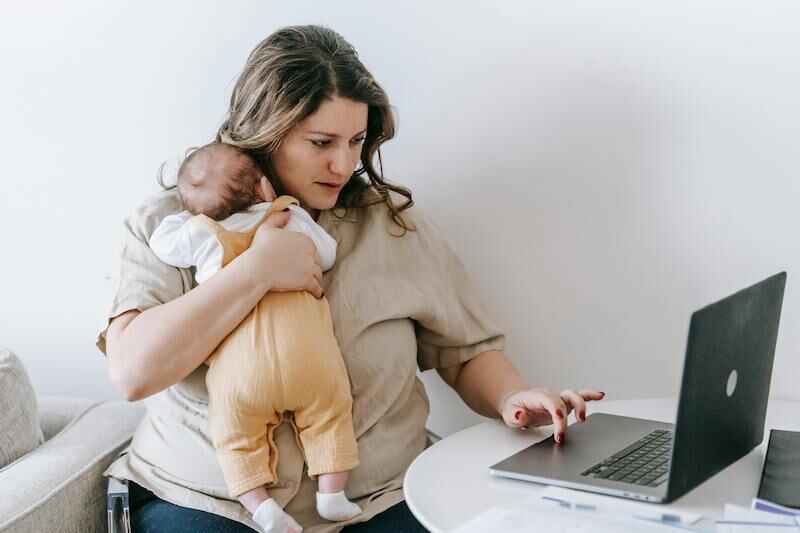 Single Mother - Balancing Work and Parenting Effectively